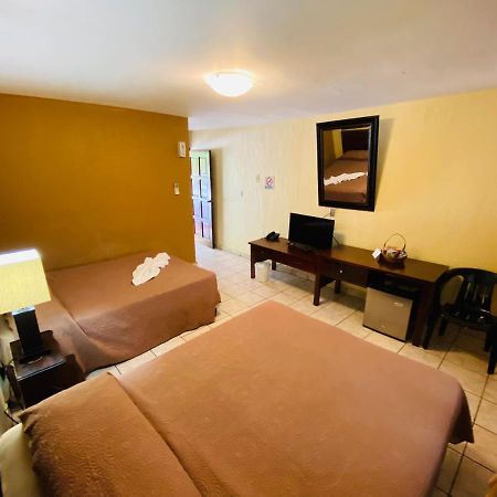Hotel Puerto Libre ปวยร์โต บาร์ริโอส ภายนอก รูปภาพ