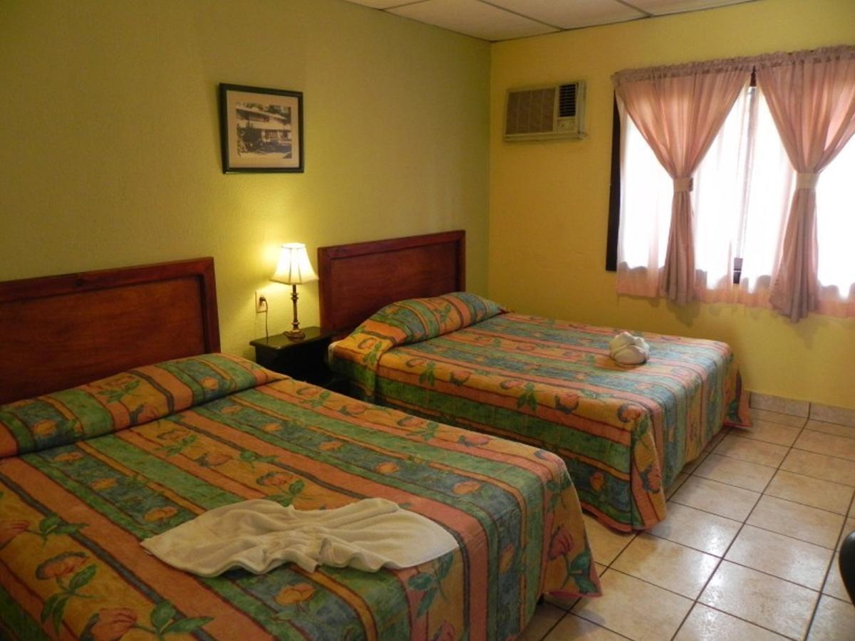 Hotel Puerto Libre ปวยร์โต บาร์ริโอส ภายนอก รูปภาพ