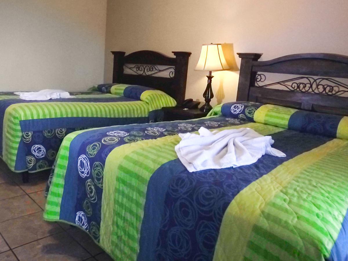 Hotel Puerto Libre ปวยร์โต บาร์ริโอส ภายนอก รูปภาพ