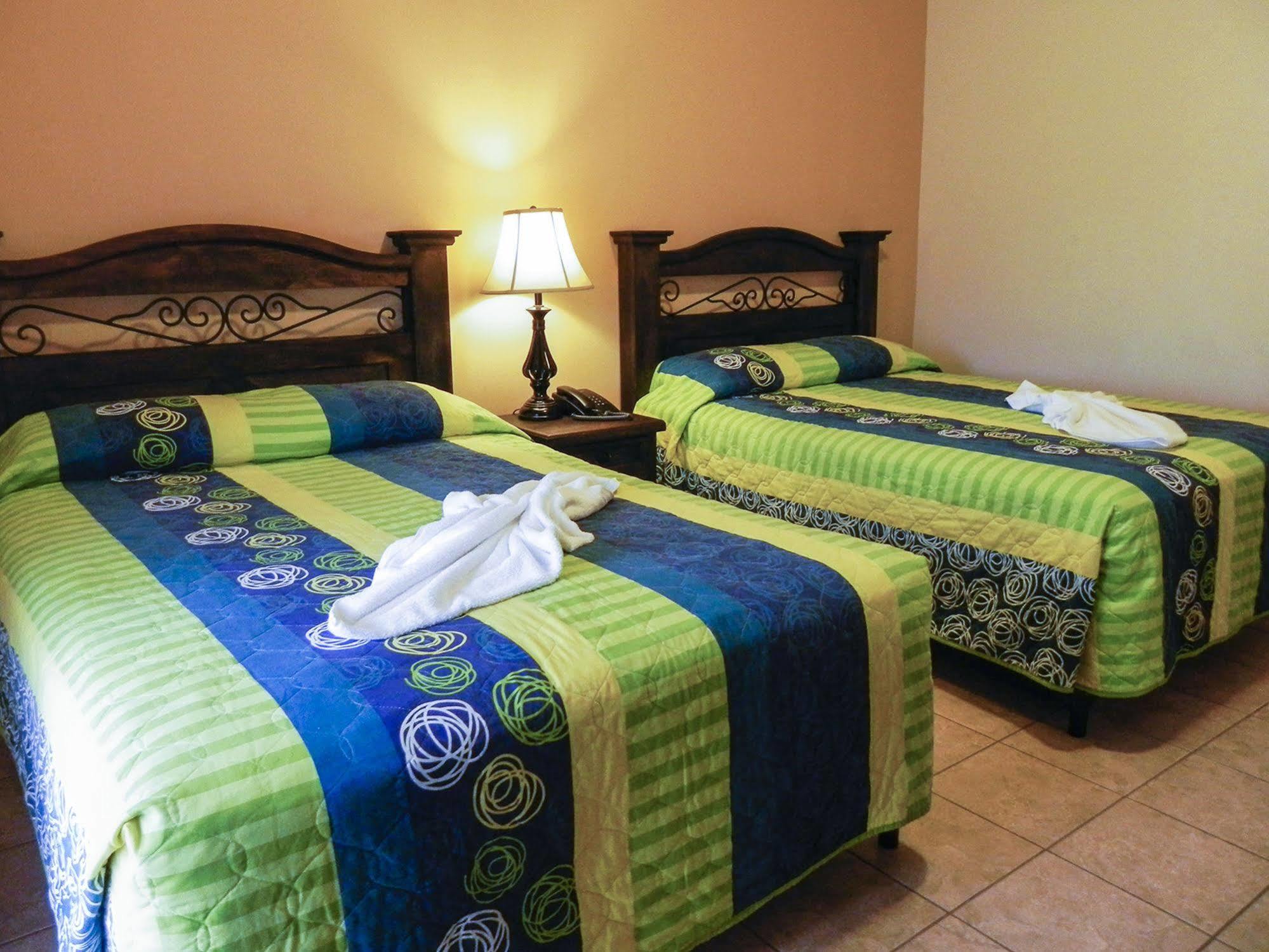Hotel Puerto Libre ปวยร์โต บาร์ริโอส ภายนอก รูปภาพ